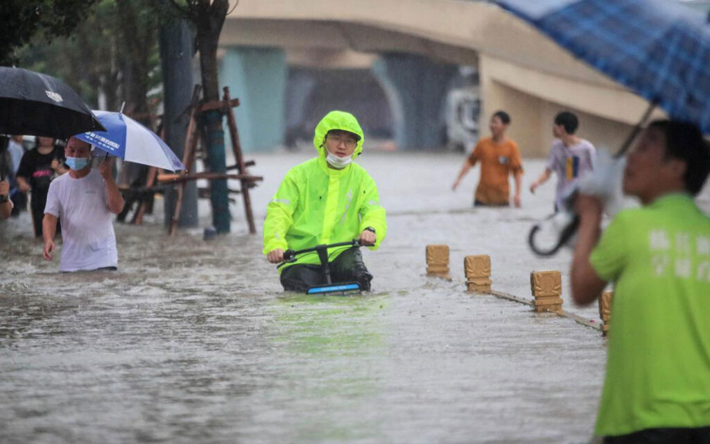Çin’de sel felaketi: 21 ölü!