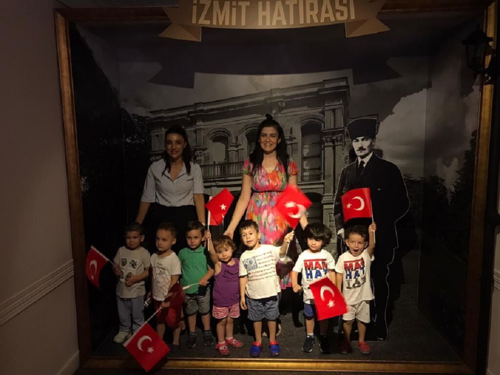 Kocaeli’nde minik öğrenciler Ata’ya konuk oldu