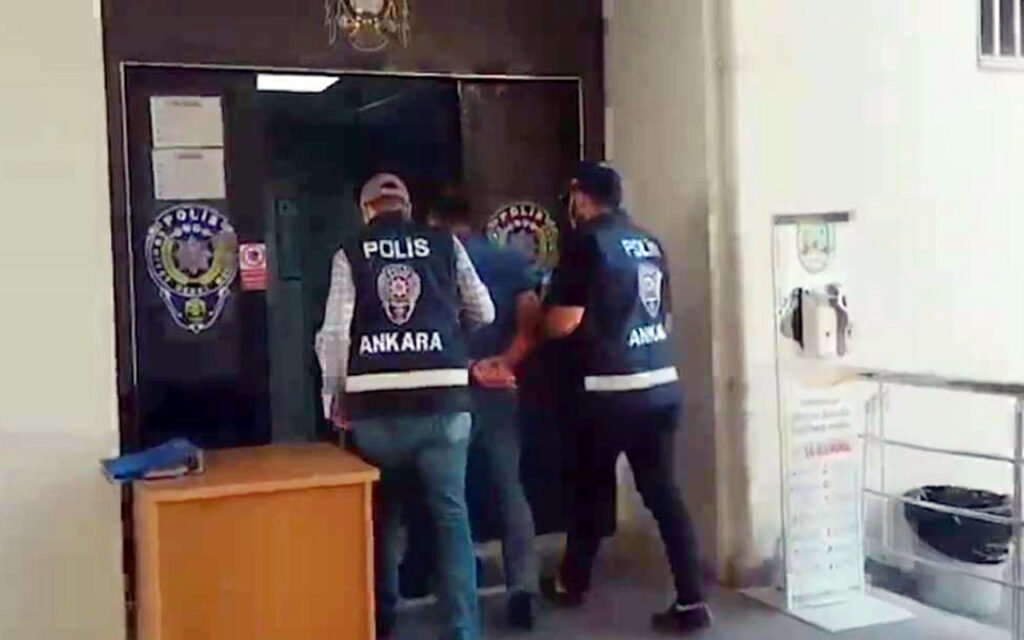 Ankara merkezli 13 ilde FETÖ/PDY operasyonu: 26 gözaltı