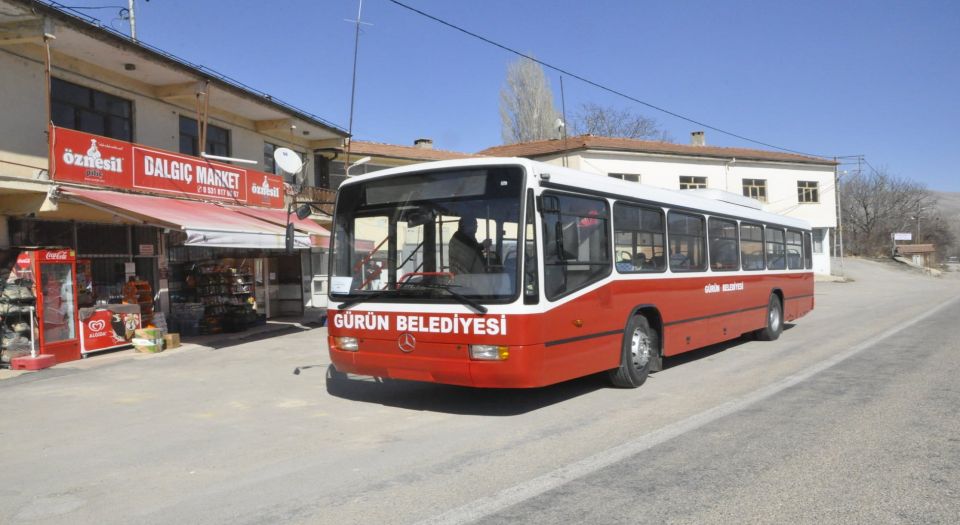 İstanbul Büyükşehir’den Sivas Gürün’e otobüs bağışı