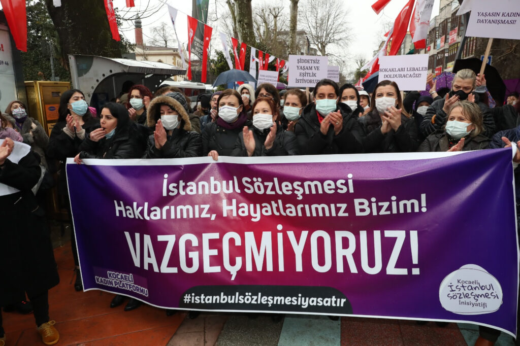 Kocaeli Kadın Platformu ‘İstanbul’ için toplandı