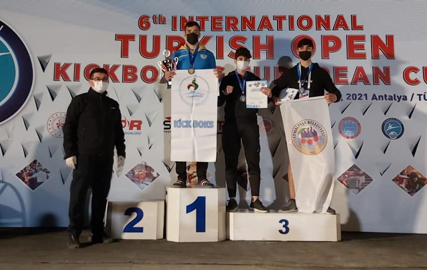 Pamukkaleli Kick Boksçular Antalya’da madalyaları topladı