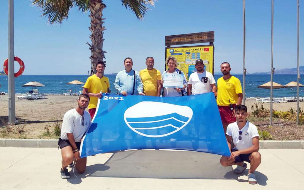 İzmir Aliağa Ağapark Plajı mavi bayrakla  taçlandı