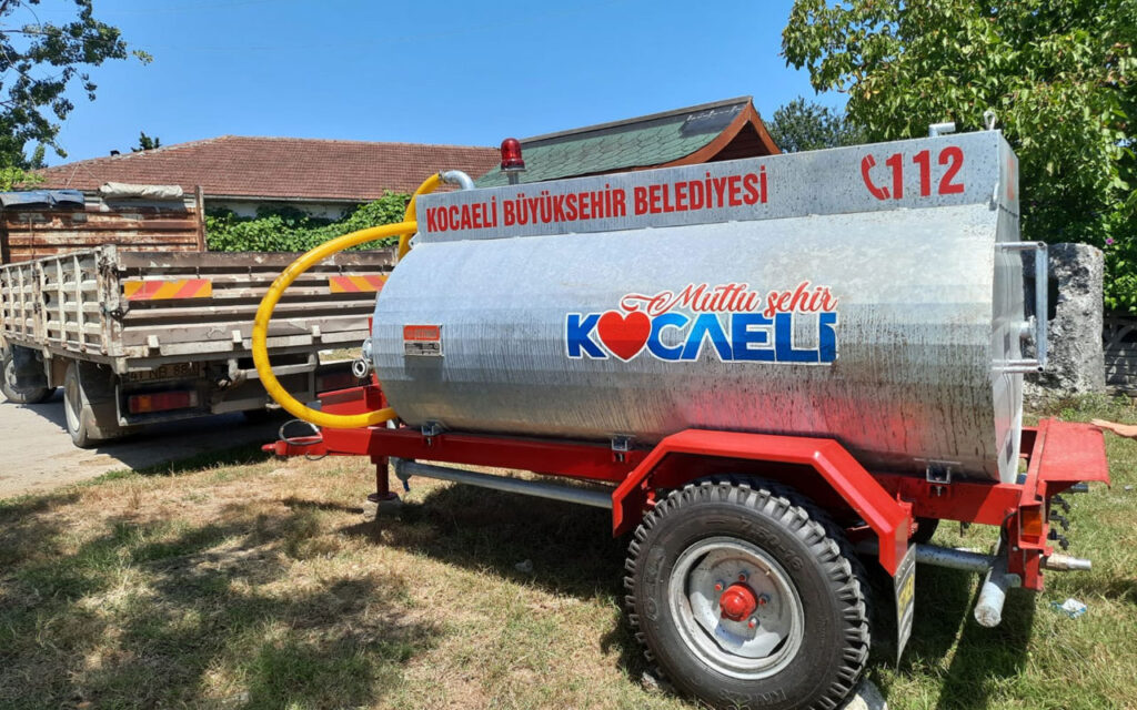 Kocaeli Büyükşehir’den kırsala su tankeri desteği