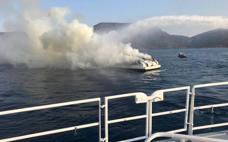 Bodrum’da tekne yangını! 5 kişi kurtarıldı