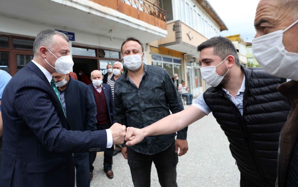 Kocaeli’de Gündoğdu Mahallesi Başkan Büyükakın’ı bağrına bastı