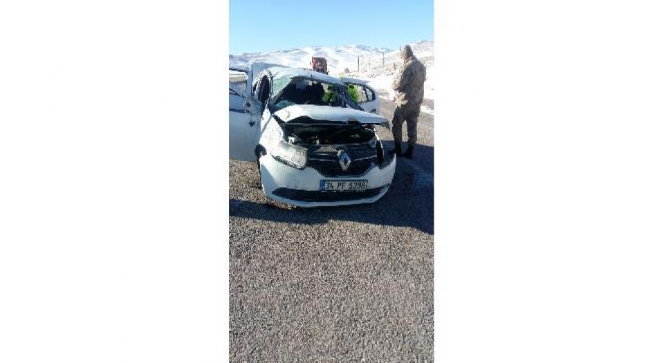 Sivas Gürün’de trafik kazası: 2 ağır yaralı