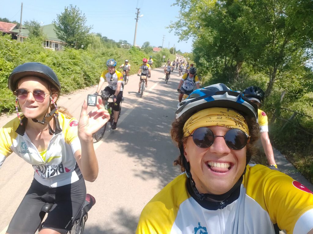 Hollandalı bisikletçiler 4000. kilometreyi Kocaeli’nde pedalladı