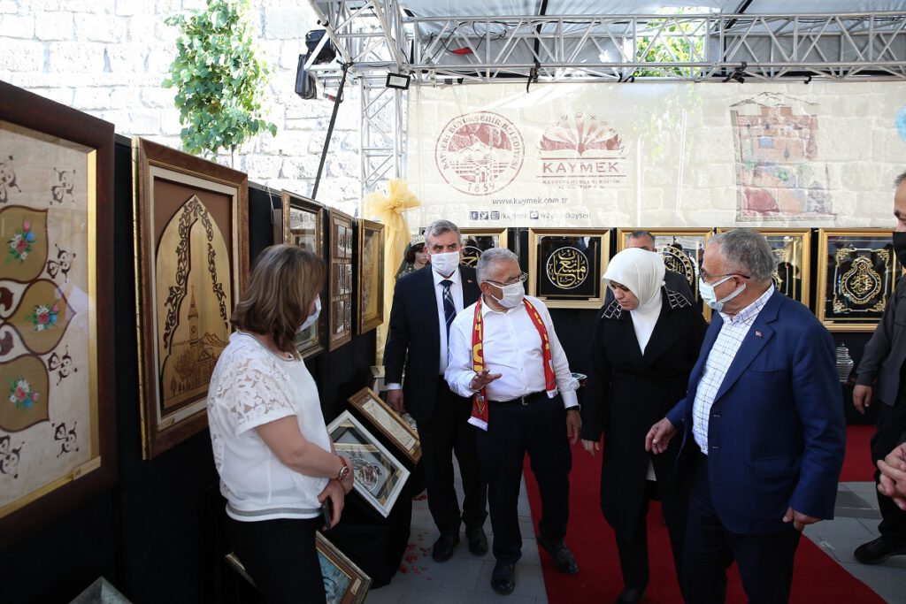 Kayseri Büyükşehir’den tarihi kalede sanat sergisi